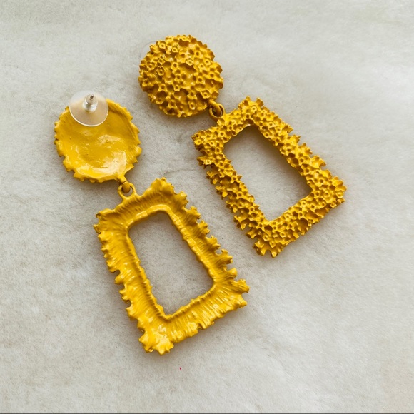 :: Yellow Textured Statement Earrings :: - Picture 5 of 8